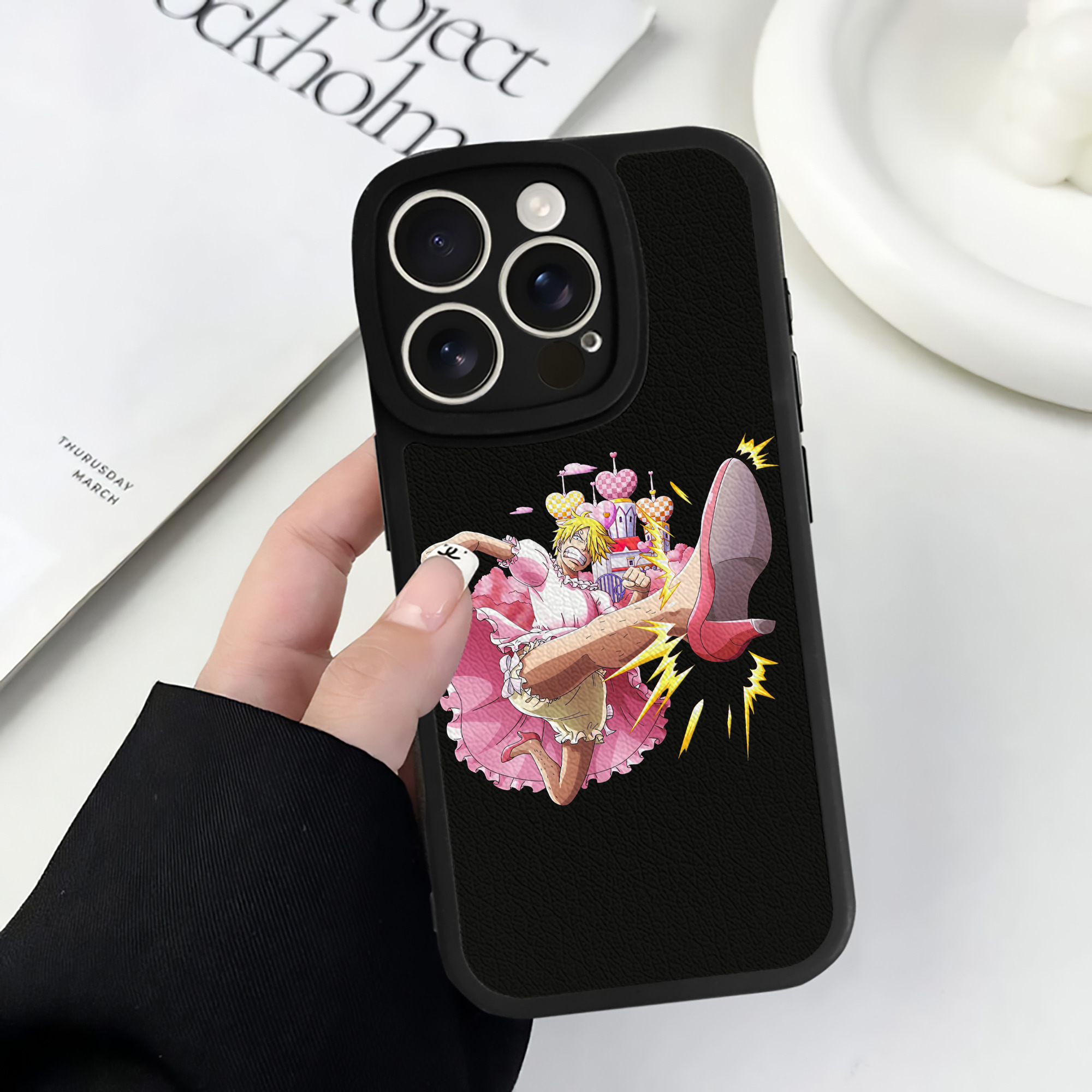 （画像用） ワンピース サンジ ONE PIECE Sanji 【iPhone 16シリーズ対応】シリコンスマホケース（レザー調） 材質：シリコン